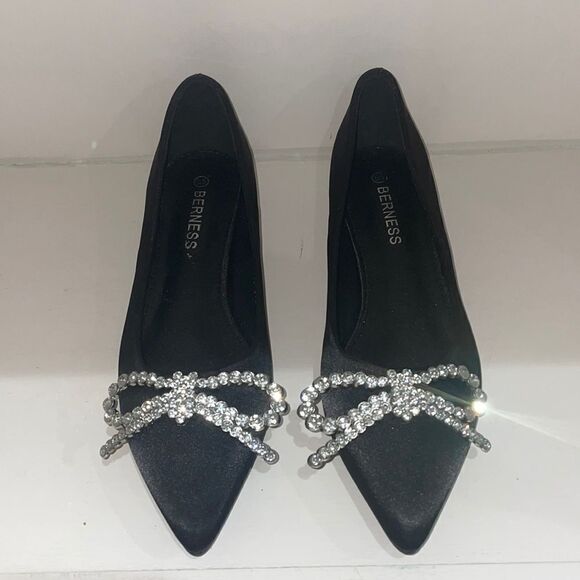 Nordstrom Berness Gracie Embellished Bow Flat Shoes Size 6.5 - Picture 5 of 8